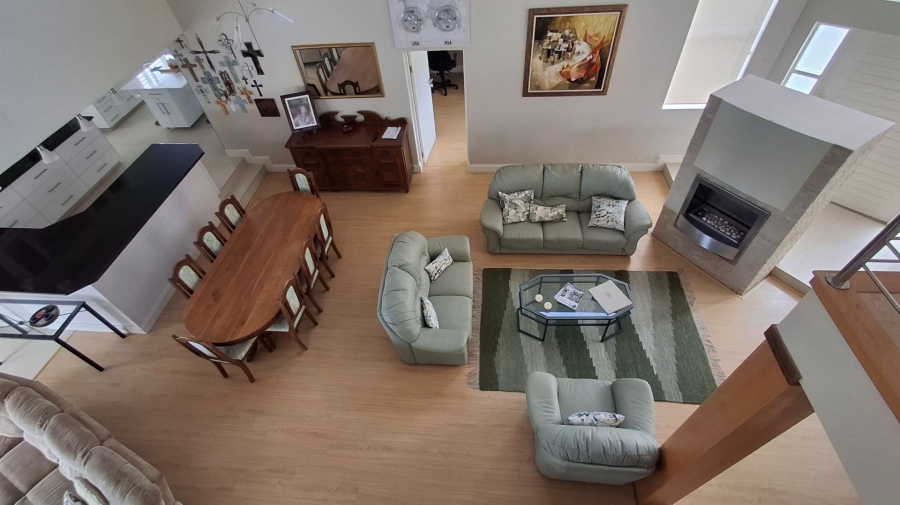 3 Bedroom Property for Sale in Boggomsbaai Western Cape
